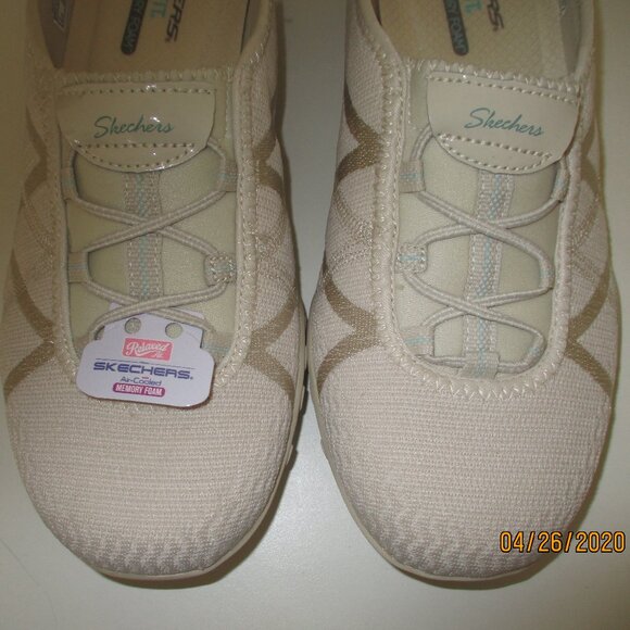 Skechers Relaxed Fit Memory Foam Womens Natural Textile Fashion Sneaker NWT- 11M - Picture 5 of 9